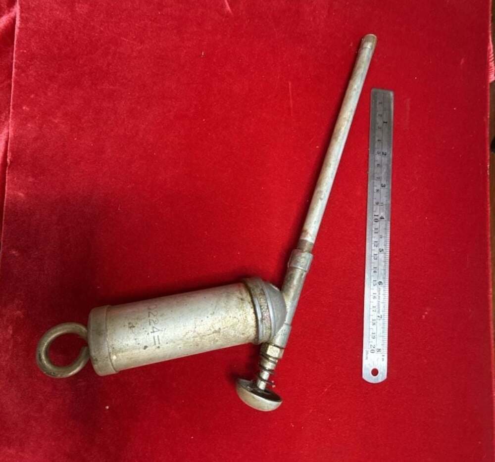 Vintage Lincoln Lubrigun Grease Gun (d)